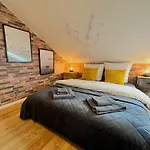 Cozy Near Center By R&l